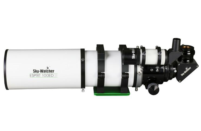 Side view of Sky-Watcher Esprit 100ED APO Triplet