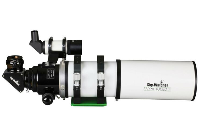 Side view of Sky-Watcher Esprit 100ED APO Triplet