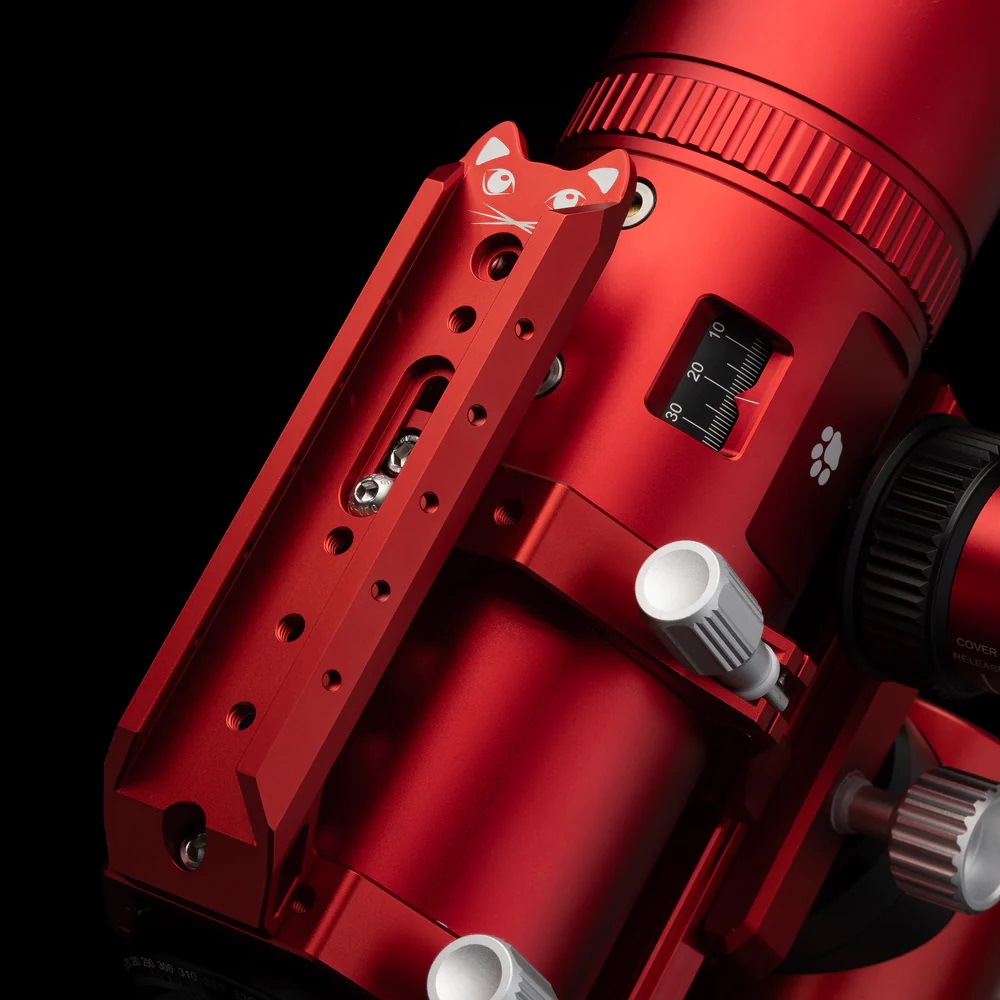Side view of WILLIAM OPTICS REDCAT 61 WIFD – Telescope > Refractor Telescopes | Shop at Vorion Scientific India
